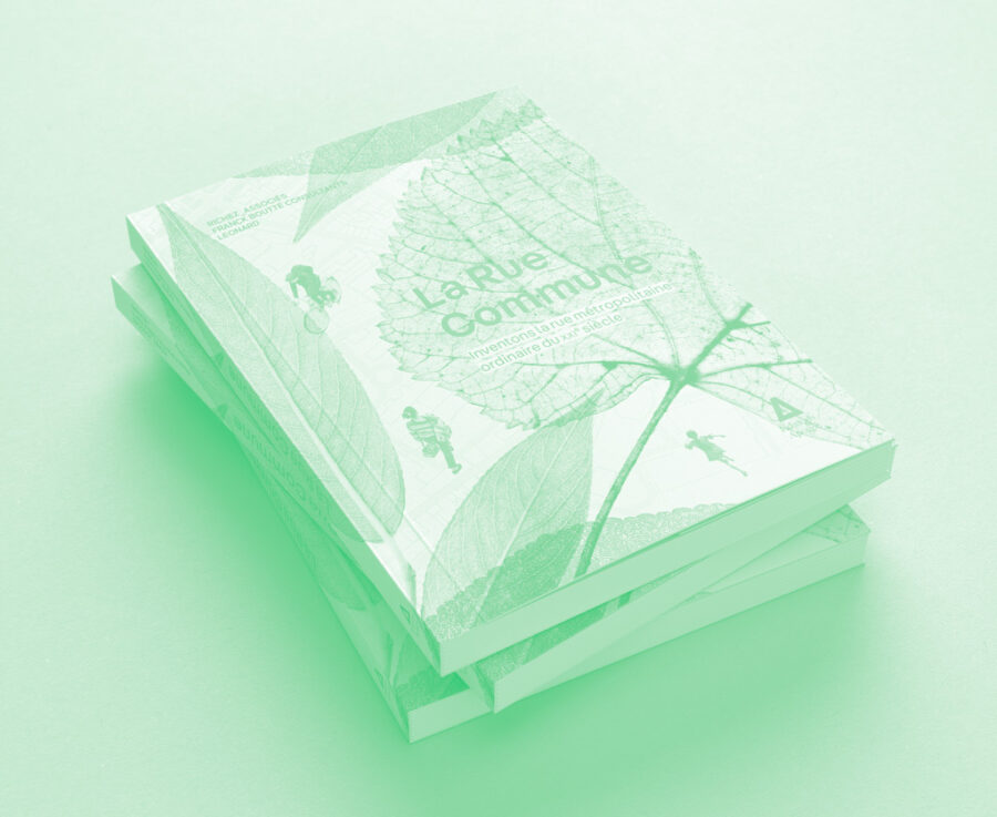 Book Mockup 3 D RUE COMMUNE V1